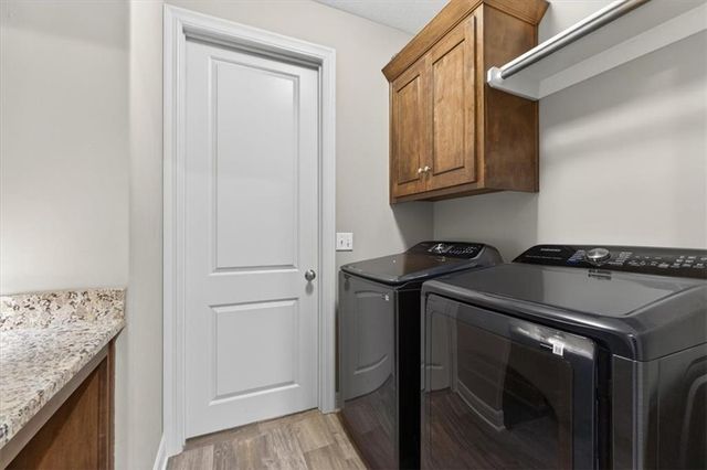 1301 NE TIMBERLINE Court, Lee's Summit, MO 64064