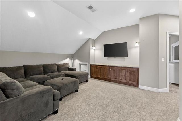 1301 NE TIMBERLINE Court, Lee's Summit, MO 64064