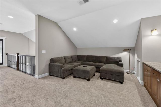 1301 NE TIMBERLINE Court, Lee's Summit, MO 64064