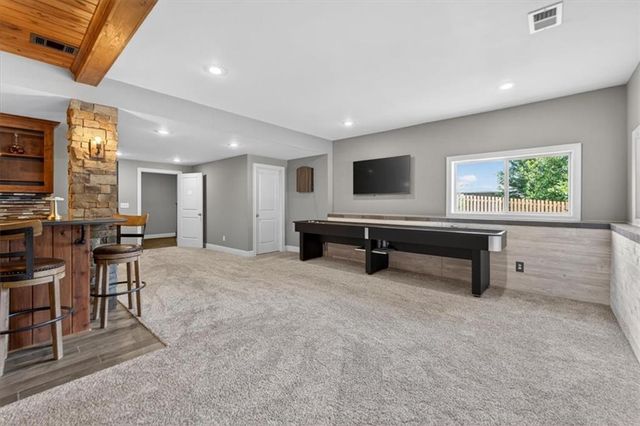 1301 NE TIMBERLINE Court, Lee's Summit, MO 64064