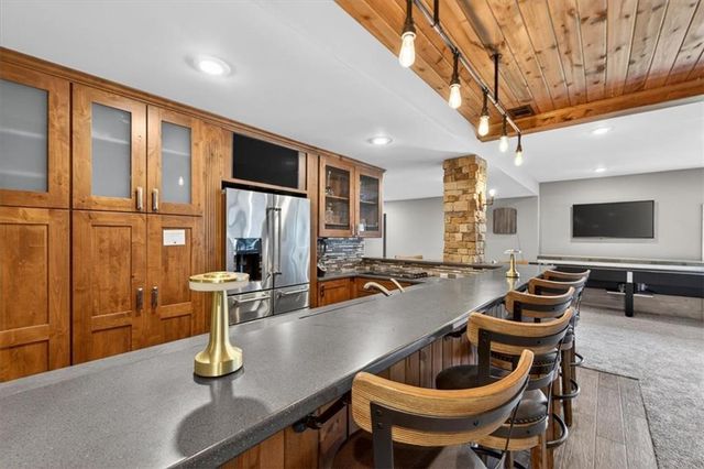 1301 NE TIMBERLINE Court, Lee's Summit, MO 64064