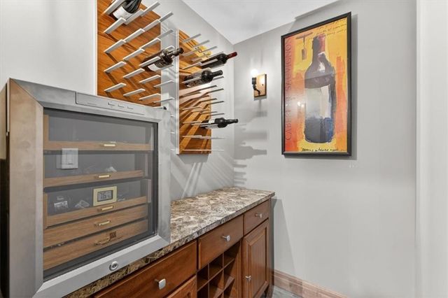 1301 NE TIMBERLINE Court, Lee's Summit, MO 64064