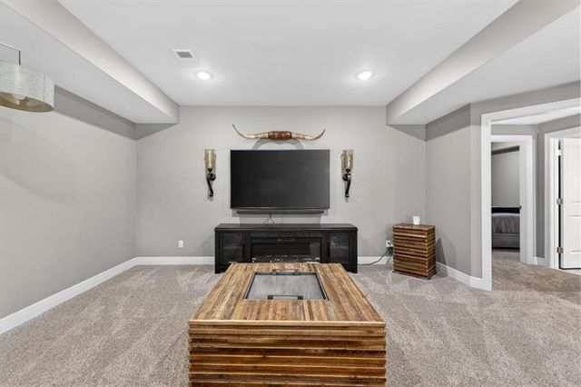 1301 NE TIMBERLINE Court, Lee's Summit, MO 64064
