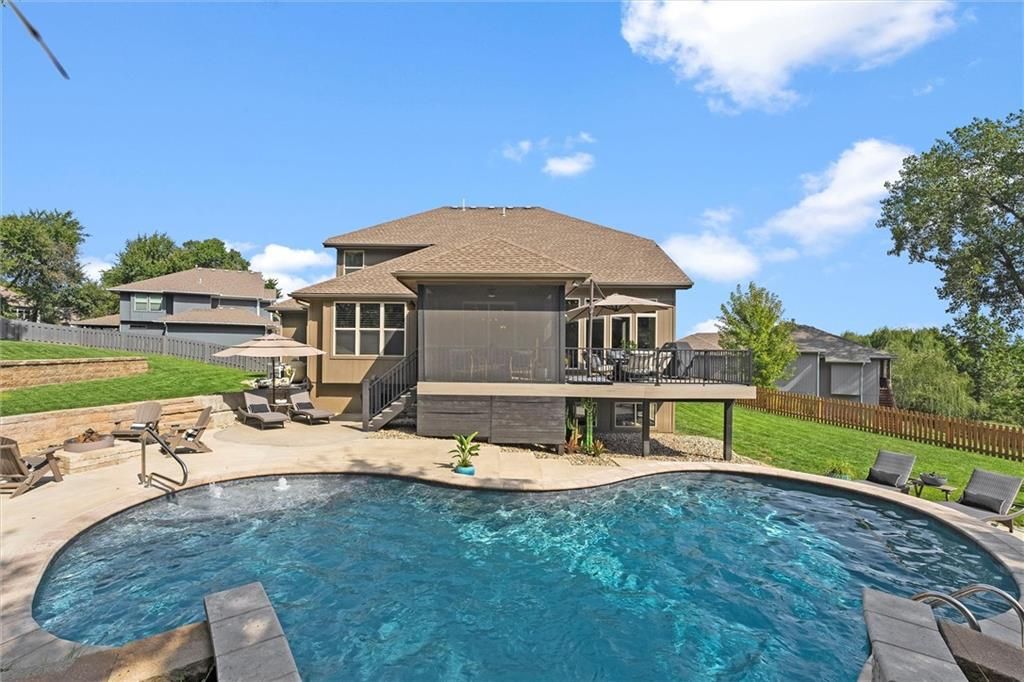 1301 NE TIMBERLINE Court, Lee's Summit, MO 64064