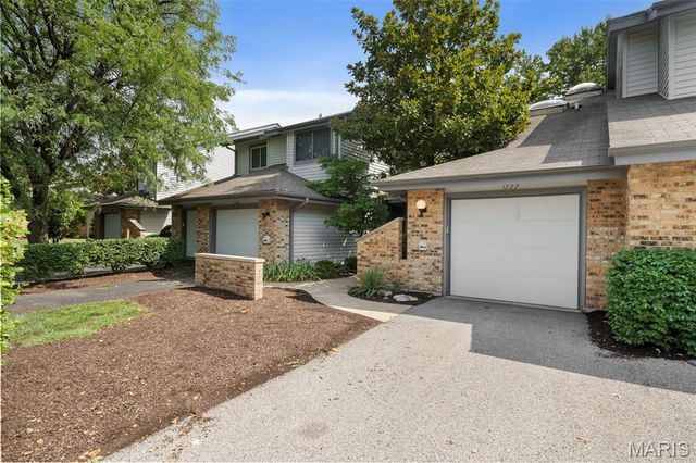 1222 Meramec Heights Drive, Ballwin, MO 63021
