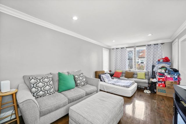 5937 W Eastwood Avenue, Chicago, IL 60630