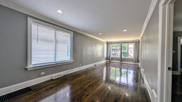 5937 W Eastwood Avenue, Chicago, IL 60630