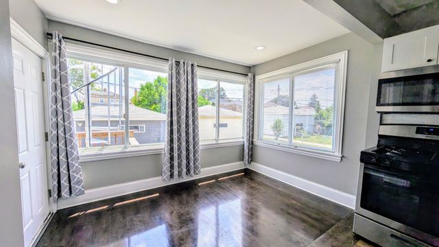 5937 W Eastwood Avenue, Chicago, IL 60630