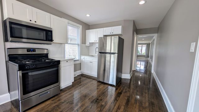 5937 W Eastwood Avenue, Chicago, IL 60630