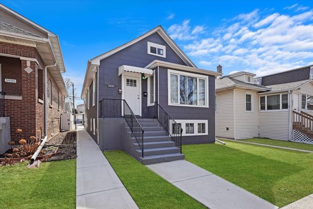5937 W Eastwood Avenue, Chicago, IL 60630