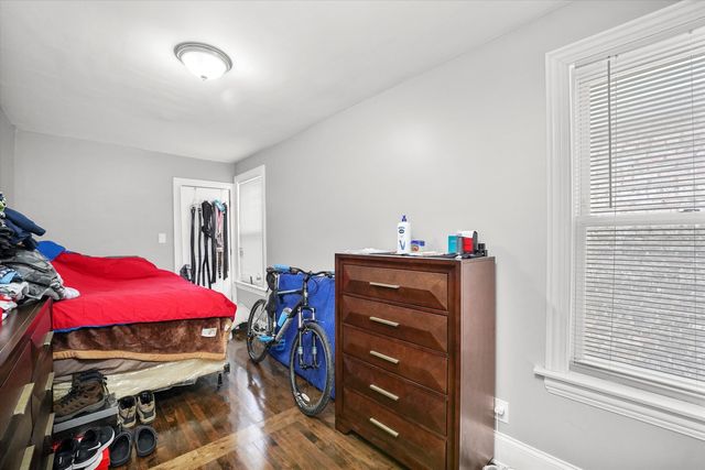 5937 W Eastwood Avenue, Chicago, IL 60630