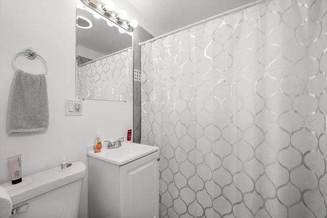 5937 W Eastwood Avenue, Chicago, IL 60630