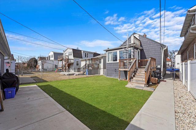 5937 W Eastwood Avenue, Chicago, IL 60630