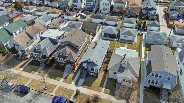 5937 W Eastwood Avenue, Chicago, IL 60630