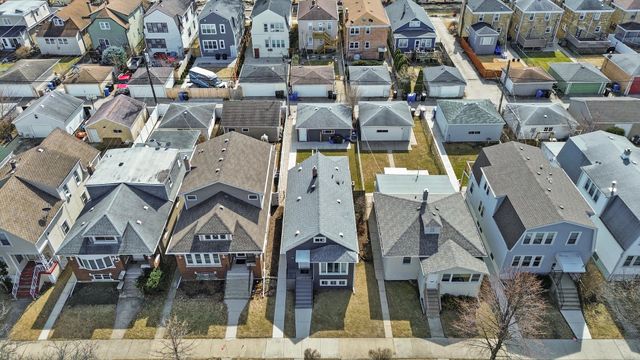 5937 W Eastwood Avenue, Chicago, IL 60630
