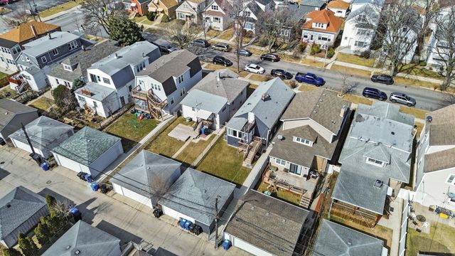 5937 W Eastwood Avenue, Chicago, IL 60630
