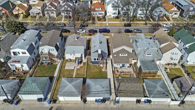 5937 W Eastwood Avenue, Chicago, IL 60630