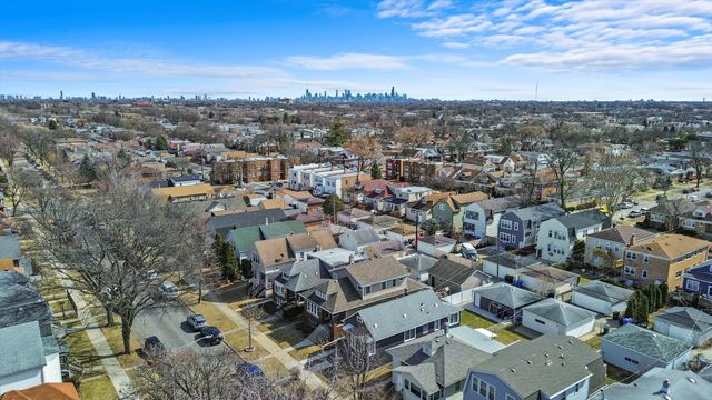5937 W Eastwood Avenue, Chicago, IL 60630