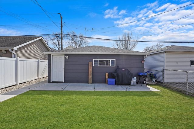 5937 W Eastwood Avenue, Chicago, IL 60630