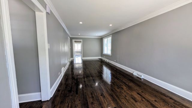 5937 W Eastwood Avenue, Chicago, IL 60630