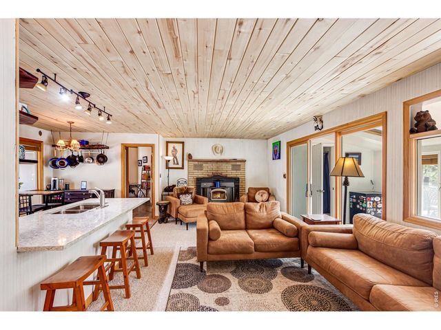 117 Aspen Dr, Lyons, CO 80540