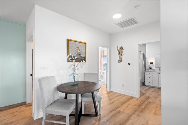 568 W Post Oak Lane, Rockport, TX 78382