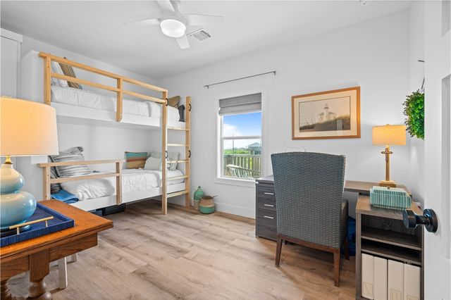 568 W Post Oak Lane, Rockport, TX 78382