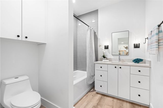 568 W Post Oak Lane, Rockport, TX 78382