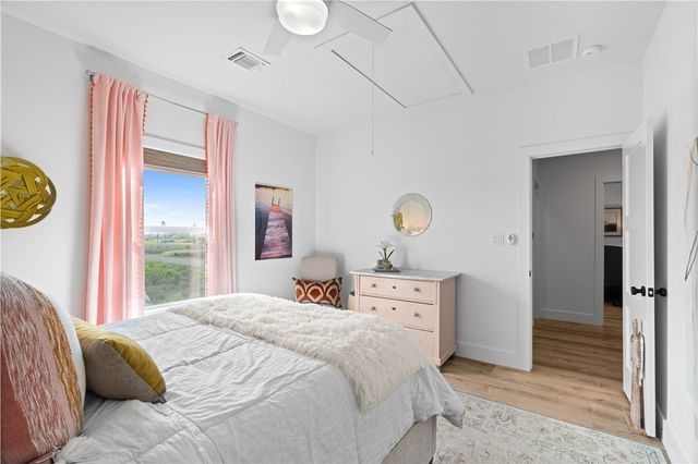 568 W Post Oak Lane, Rockport, TX 78382