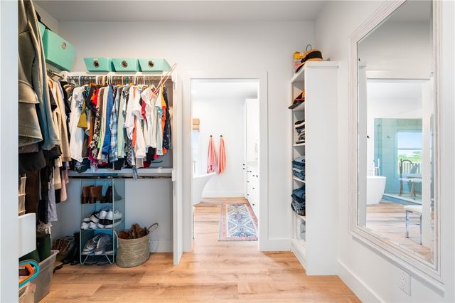 568 W Post Oak Lane, Rockport, TX 78382