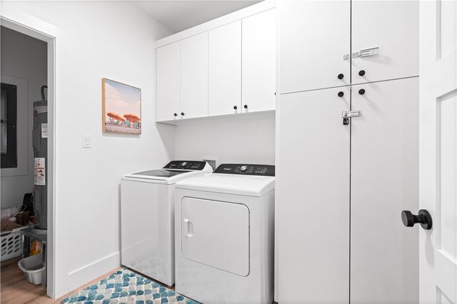 568 W Post Oak Lane, Rockport, TX 78382