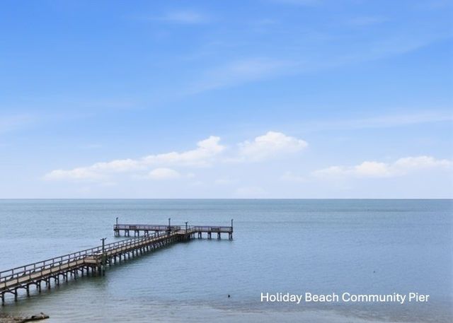 568 W Post Oak Lane, Rockport, TX 78382