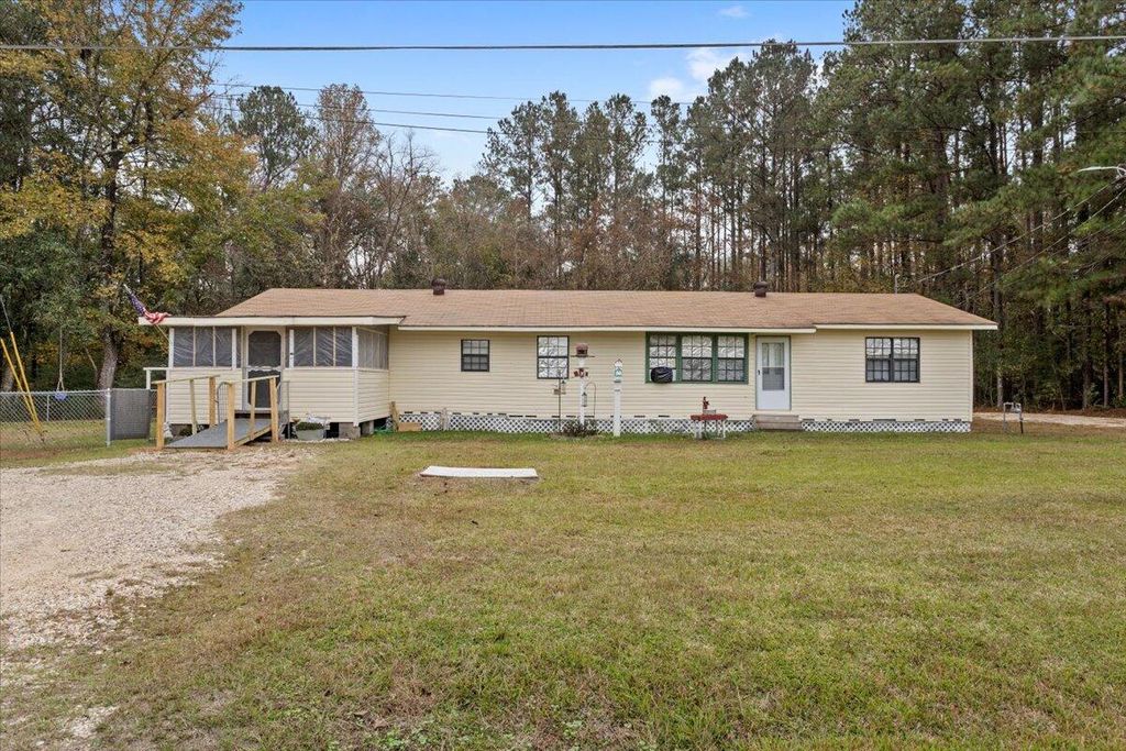 75 Terry's Chapel, Foxworth, MS 39483