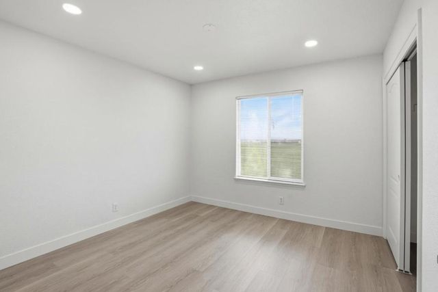 381 Honeybell Street, Los Banos, CA 93635