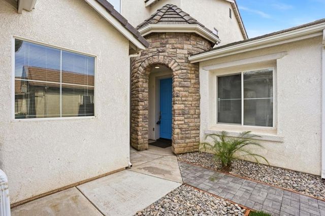 381 Honeybell Street, Los Banos, CA 93635