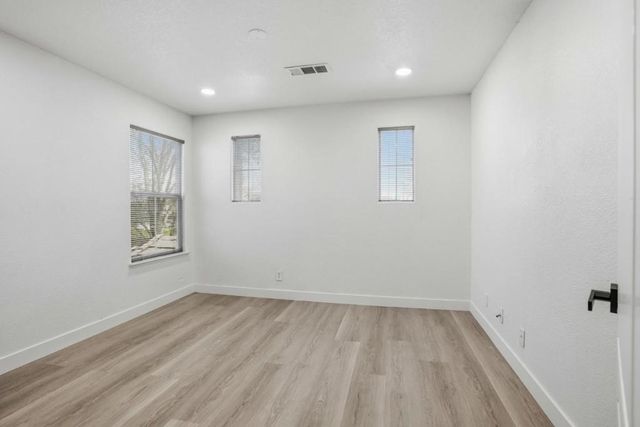 381 Honeybell Street, Los Banos, CA 93635