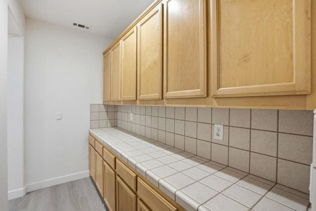 381 Honeybell Street, Los Banos, CA 93635