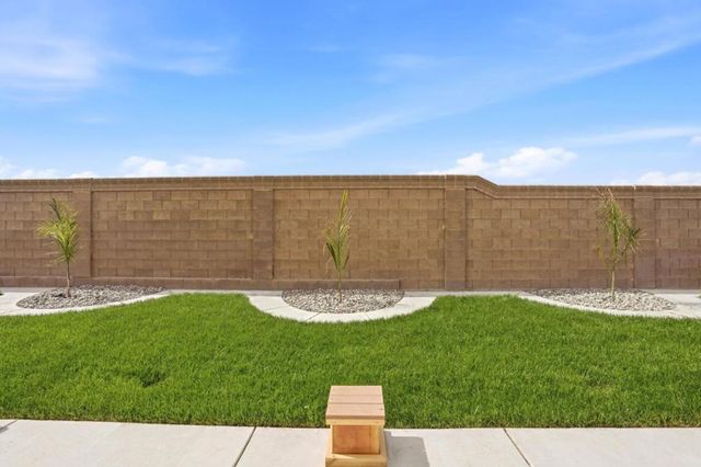 381 Honeybell Street, Los Banos, CA 93635