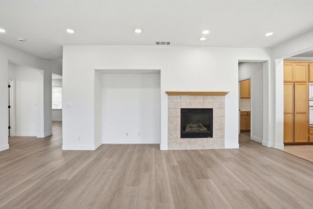 381 Honeybell Street, Los Banos, CA 93635