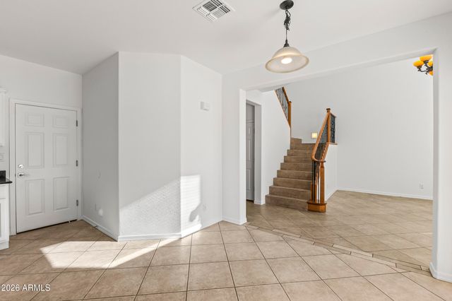 2535 W LUCIA Drive, Phoenix, AZ 85085