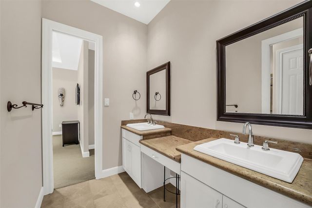 6317 Riverview Way, Houston, TX 77057