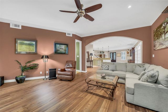 6317 Riverview Way, Houston, TX 77057