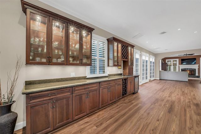 6317 Riverview Way, Houston, TX 77057