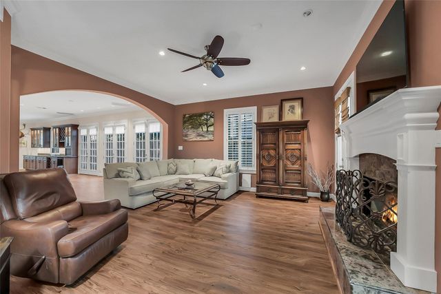 6317 Riverview Way, Houston, TX 77057