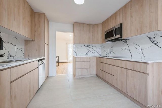 482 Harbor Drive, Cedarhurst, NY 11516