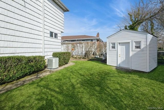 482 Harbor Drive, Cedarhurst, NY 11516