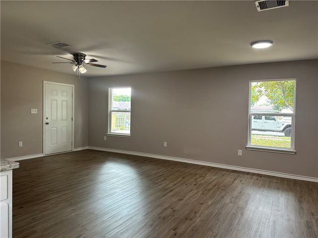4241 Green Grove Dr, Corpus Christi, TX 78415