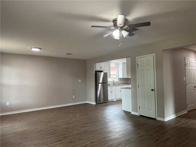 4241 Green Grove Dr, Corpus Christi, TX 78415