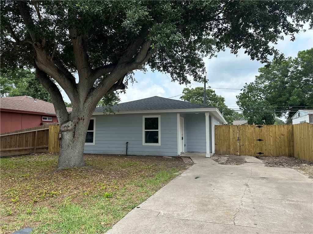 4241 Green Grove Dr, Corpus Christi, TX 78415