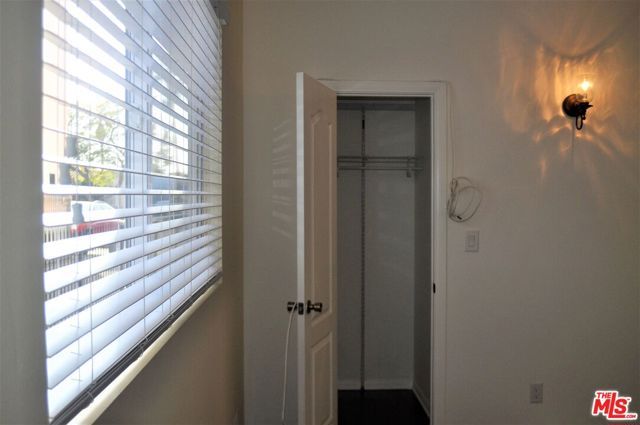 1818 S La Brea Avenue, Los Angeles, CA 90019